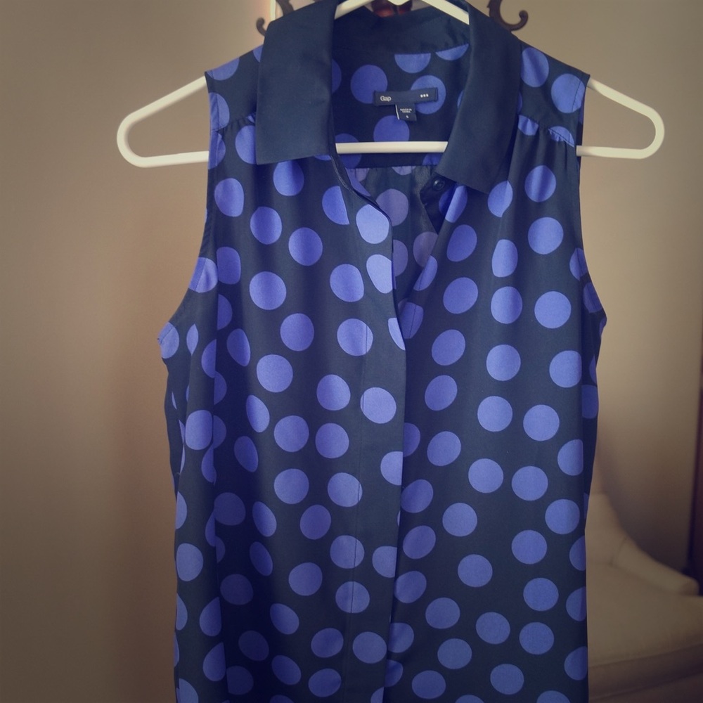 GAP women’s polka dot blouse